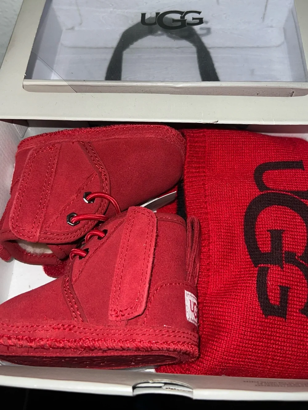 UGG Baby Neumel Lined Red Booties & Ugg Beanie Gift Set Size 0/1